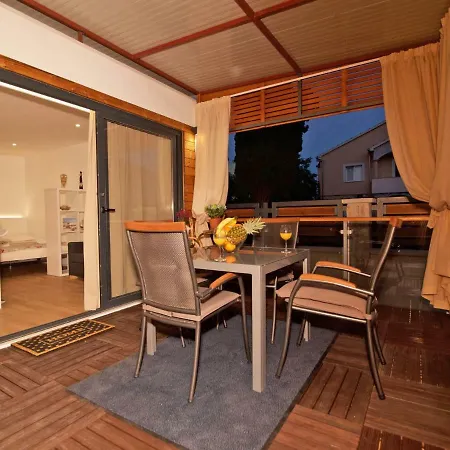 Lotus By Interhome