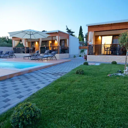 Lotus By Interhome Ferienhaus *